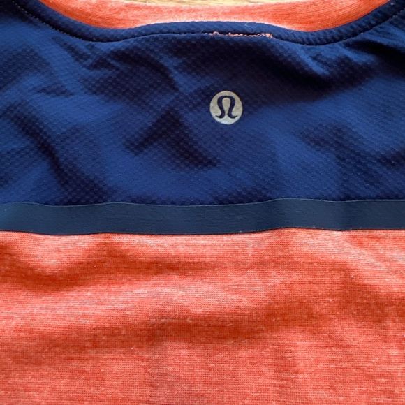 Lululemon active wear t shirt Sz Medium - Picture 3 of 12